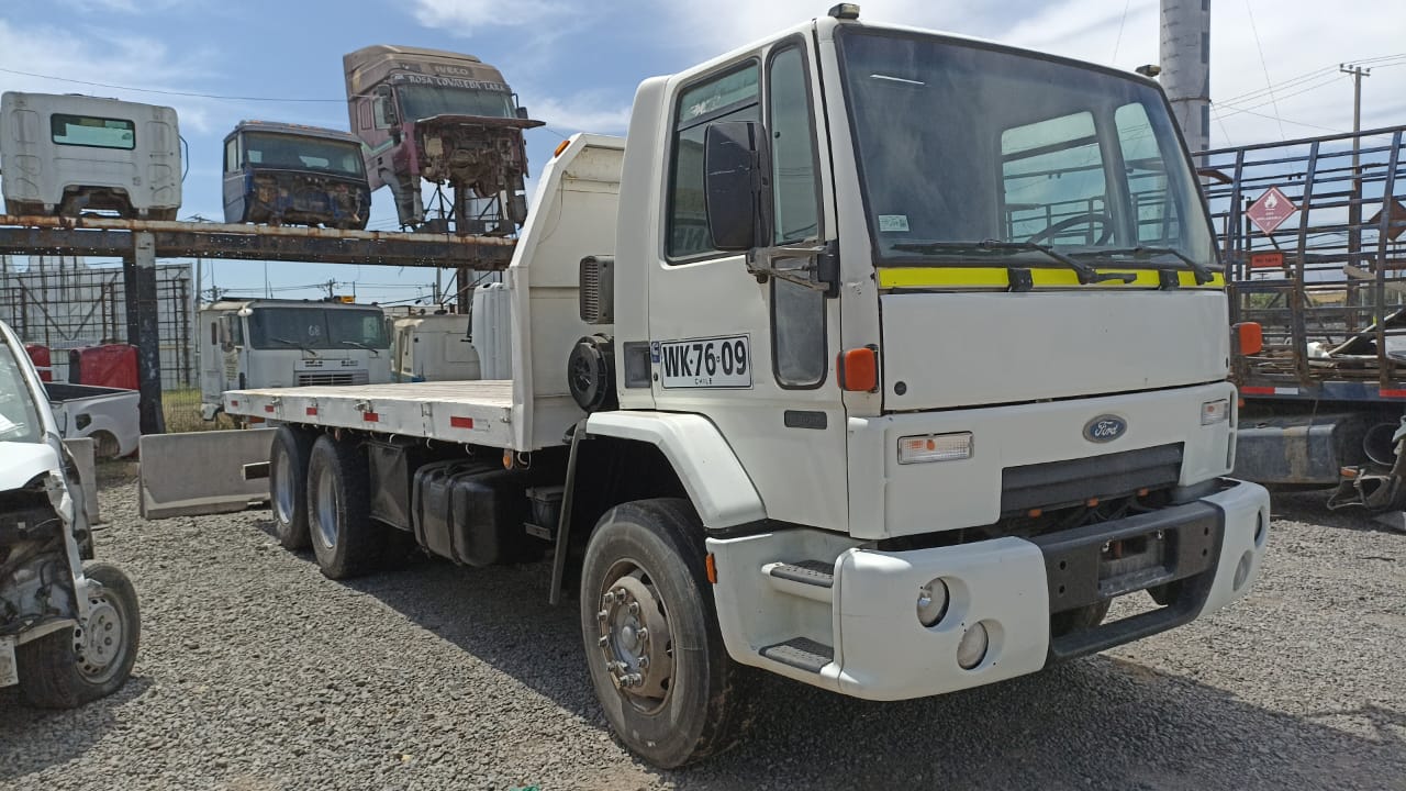  Ford CARGO 2004    EN DESARME
